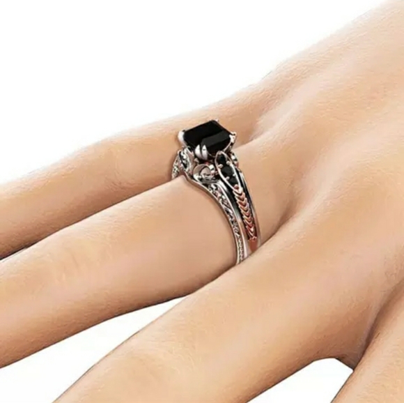 New Silver Black Princess Cut Ring - Picture 2 of 5